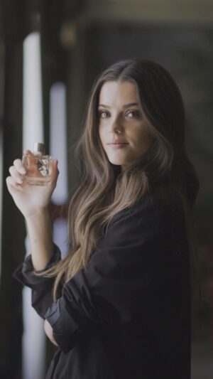 Inês Aguiar Instagram - My essential for an Irresistible Festive Season @givenchybeauty 

#GivenchyBeauty #GivenchyFragrance #Irresistible #pub