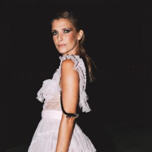 Inês Castel-Branco Instagram - Ainda a recuperar do festão de ontem da @vogueportugal. Tenho as amigas mais giras do mundo e este Xtilo todo só foi possível graças ao meu @filipecarrico_styling e o seu bom gosto. Esta carinha laroca foi esculpida pela @joanamoreira_makeup. O meu look Madonna é de uma loja que todos deviam conhecer ali para os lados do príncipe real @newblackconceptstore. E o beijo é Amor. Get over it. 📸 @pilardfalmeida  @rafaelasglopes @yolgasmaria