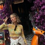 Inês Gutierrez Instagram - Vá, já que em Portugal está quase aí a hora de jantar 😇 vamos à comida na Turquia: intensa, saborosa e condimentada. Resultado: acordar todos os dias com dores de estômago, mas com vontade de repetir o que comi no dia anterior. Maaaaas… em TODAS as viagens que faço tenho saudades da comida portuguesa.🫢
