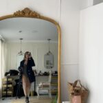 Inês Gutierrez Instagram - Já não são horas de fazer posts, mas também já não horas de se estar a trabalhar e eu ainda estou 😎🤭. @carlos_gil_designer este meu look foi muito elogiado e, o mais importante, senti-me linda!! Mais uma vez, a conhecer as tendências pela @lisboafashionweek, mas, hoje, com um sabor especial: a aplaudir o maior bonitão que esteve a desfilar. @joao.montez Sabia bem que não ias tropeçar… Styling: @dianarconceicao @styledby_raquel @showpress.pressoffice Shoes: @aldo_shoes Make up: @andreiadealmeidamua @mais.que.uma 📷: @luismoreira.lm