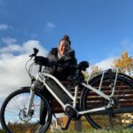 Ina Svenningdal Instagram - Reklame// @buddy.bike 🍁 (Rabattkode følger) Hils på BETTYBIKE🤍 Høsten er kommet for fullt og det er perfekt med litt sol, frisk luft i fjeset og en sykkeltur🍁 OG med rabattkoden «ina5000» får du nå 5000,- i rabatt på modellen BuddyC6 som jeg har! Som jeg ELSKER! (Koden varer ut Oktober) 🤍 Og for dere vintersyklister der ute, så har BuddyBike en enkel løsning på deres hjul, så du får kjøpt ekstra trekk med glidelås til både terreng, og med pigger til de ekstra glatte månedene! 🍁 GOD TUR!