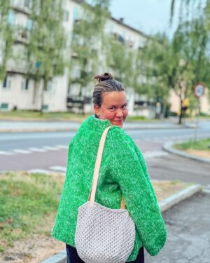 Ina Svenningdal Instagram - 1. Happy Girl in happy knitted sweater
2. Happy Girl pose with knitted sweater and bag
3. Boyfriend wanted picture too, so i took it❤️