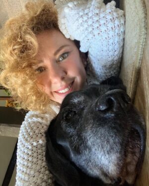 İnci Türkay Instagram - This is us❤️
#siyah #labrador #unconditionallove ❤️