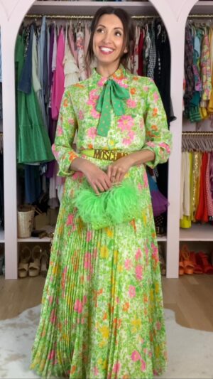 India de Beaufort Instagram - PART ONE ❤️ Late 60’s / early 70’s cotton gauze floral maxi from @the_house_of_curiosities via @etsy. Would YOU punch a hole in a designer belt? This one could be polarizing but my general take: If you’ll get more use out of it… Dye it, chop it, sew it. PAINT IT, if it makes your heart sing. If you’re nervous or DIY isn’t your bag there are pro’s out there for all of it, a good 75% of my closet has been altered to fit ( either by me, or a tailor). Customize your closet to make it work for YOU. This belt ( along with most of my designer items ) was second hand. This one came via @therealreal. Styling for @official_tca events this week. Need two looks… this is part 1, part 2 to come. Happy Tuesday all ❤️ #style #streetstyle #fashion #vintage #grwm #floral