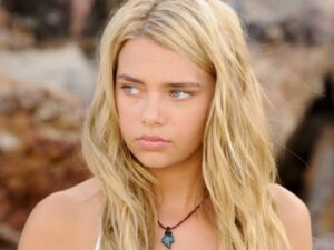 Indiana Evans Instagram - every little thing is gonna be alright
#indianaevans #bellahartley #h2o #justaddwater