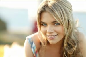 Indiana Evans Instagram - Invest on skincare, spa days, facials, be mindful of your diet and avoid consuming inflammatory and processed foods, wear your SPF religiously, never sleep with your make up on, make sure you rest 7 to 8 hours daily, exercise, meditate/pray and become in-tune with your spirituality, drink plenty of lemon water daily, drink smoothies, take magnesium and supplement with different vitamins depending on the season of the year, avoid alcohol if possible. Take care and exalt your body and it will take care of you in the long run, don't abuse it, cherish it. Happy new year darlings❣ Have an amazing year! #2022 #indianaevans