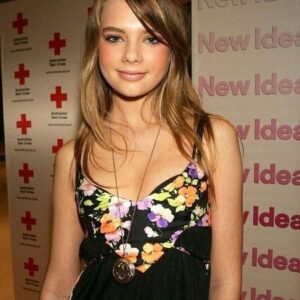 Indiana Evans Instagram - only do what your heart tells you
#indianaevans