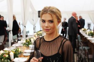 Indiana Evans Instagram - off to get lost in new experiences
#indianaevans
