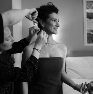 Indira Varma Instagram - Film is alive and KICKING!🌟🌟🌟🌟🌟 
thank you @bafta awards for having me.

A huge pleasure to present best short animation (Crab Day) & best short film (The Jellyfish and the Lobster) 
With the loveliest pal #DrJamesMartin - (last year’s short film winner.) If you haven’t seen#anirishgoodbye watch it NOW!

And #ninaraine for laughing along with me.

Thanks to all the people who helped me scrub up-
Skin prep- @adeelacrown 
Makeup- @justinejenkins 
Locks- @louisbyrneiciaiw 
Frock- @katesinclair___ 
@albertaferretti 
@boucheron 
@louboutinworld 
@thesavoylondon for a lovely place to get ready 

And Tim & Robbie @telescope_agency 

And lovely photos -
@domisalu
@sarahmlee47