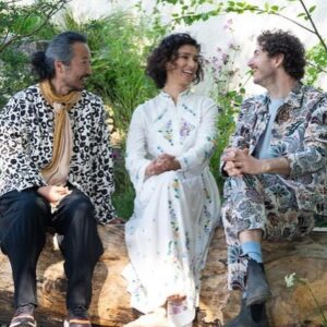 Indira Varma Instagram - @vanityfair X @thenewtinsomerset X @rhschelsea & #diptyque 
Evening of fun and flowers and far too much fizz….

Loved the @wateraid garden designed by @tommasseyuk & Je Ahn @studioweave 
💦💙🩵💦
Shame about the rain but good for the flowers…. 🌺 

Thank you for my lovely dress
@katesinclair___ 
@emiliawickstead 
@manoloblahnik 
Earrings and ring @jimmychoo 
Bag @malonesouliers 

@telescope_agency