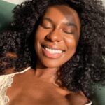 Indira Nascimento Instagram - Uma ✨ do sofá aqui de casa