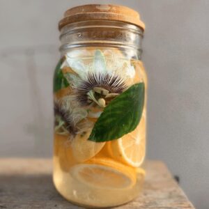 Indy Srinath Instagram - 🍋foraged herbal soda season!
Making lemon   lemon leaf herbal soda from foraged fruit  is so simple it would be a crime if you didn’t try it.
Just make a tea of lemons   lemon leaves. Allow the tea to cool, then strain the liquid into a jar. add local honey and a probiotic capsule, seal the jar and forget about it for a week.
Then it’s ready to drink! 🍹 
Happy fermenting!
.
.
.
.
.
.
.
.
.
.
.
.
.
.
#herbalism #plantbased #fermentation #herbalsoda #wildfoodlove #wildfood #foraged #foragedfood