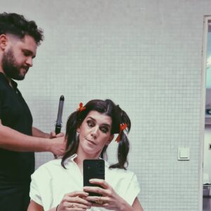 Inês Lopes Gonçalves Instagram - 1ª Semi Final do Festival da Canção 2024

Styling da @paulafarraia com brinco, singular, da @manzonivera - obrigada!

A maquilhagem é da @laranetomakeup, o cabelo foi o @ffabricioamonteiro que penteou. 
 
Adorei o desenho que a pequena Margarida fez 💓 e este senhor random da internet que é negacionista da gravidade.

No próximo sábado há mais, rumo à final de 9 de Março.

Fotos do @ppinaphoto e @miguelscisaac

@festivaldacancao.rtp