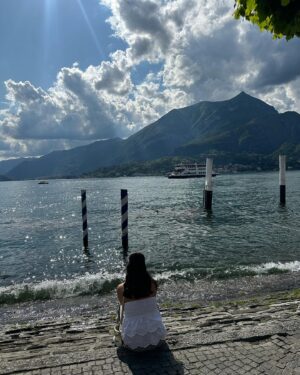 Inês Simões Instagram - From Italy with love🤍 #carroseldefotos #primeirodia #bellagio #varenna #lagodicomo