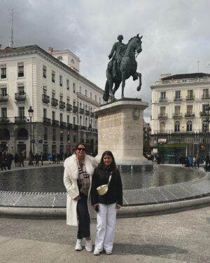 Inês Simões Instagram - Madrid with family🤍🐰 #easterholidays