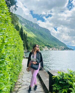Inês Simões Instagram - From Italy with love🤍 #carroseldefotos #primeirodia #bellagio #varenna #lagodicomo