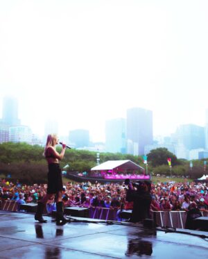 Ingrid Andress Instagram - baby’s first lolla did not disappoint!! thank y’all for coming out in the rain to see me 🫶🏻 top 5 artist bucket list moment for me 🥹

📷 @worldfamousmuriel
