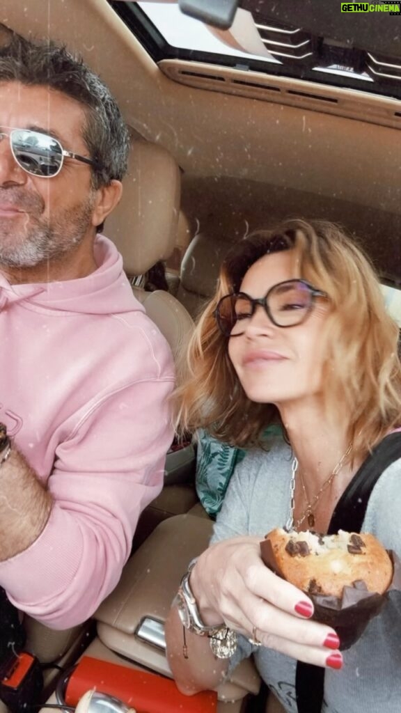 Ingrid Chauvin Instagram - On the road again !!! On emmène nos p’tits boys quelque part … mais où ? #surprise . Vous avez une idée ???? En tous cas , ils vont ADORER !!!! 💗💗💗. La suite en image #soon @philippewarrin