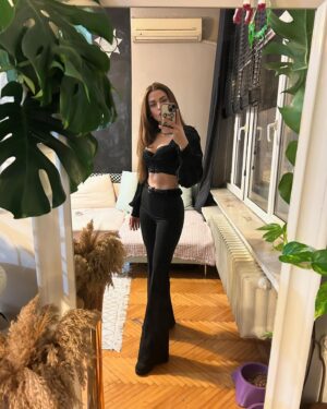 İpek Bağrıaçık Instagram - Hellö✋🏼✨
