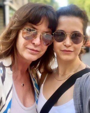 İpek Tenolcay Instagram - sanırsın gözlük reklamındayız anne&kız 😁
@okuyan_ogretmenn