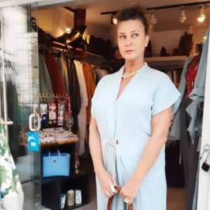İpek Tenolcay Instagram - zeynep sedefli'ye can verirken bana en çok yardımı dokunan öğelerden biri de kostüm..
Bu konuda hiç zorlanmamamı sağlayanlar ise @tadotasarim  ve @blancawardrobe ❤❤

#dizi #kostüm #sığacık #adamasalı #zeynepsedefli #startv #ayyapım