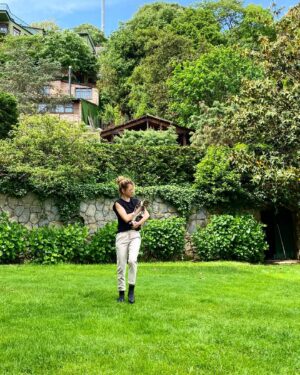 İpek Yaylacıoğlu Instagram - Yeşil ve mavi olmasa, ne kadar da renksiz olurdu hayat