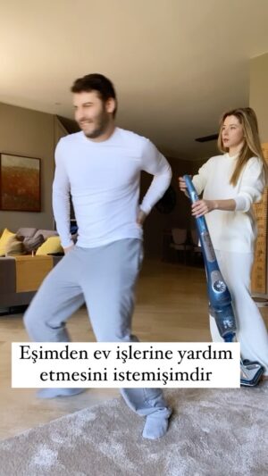İpek Yaylacıoğlu Instagram - Bizde durumlar bu şekilde 🤣 Sizde de böyle mi?  W/@ustahakan ❣️ #evişi #evtemizliği