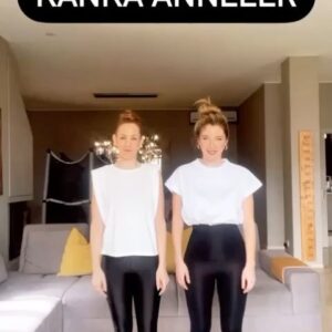 İpek Yaylacıoğlu Instagram - 🔺Anne kankanı etiketleme postu!🔺
Annelikte, seçimler, tercihler hep bambaşka önemli olan kırmadan dökmeden dost kalabilmek 🥰  w/ @gizemerbirer  #annelik #annebebek #anneolmak #annelervebebekleri #dostanneler