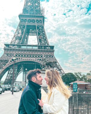 İpek Yaylacıoğlu Instagram - Bonjour à tous 👋☺️ #parisvibes #eiffeltowerparis 🇫🇷🥖