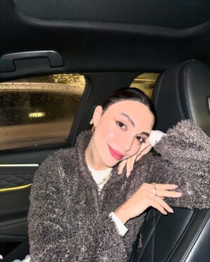 İrem Yüksel Instagram - Bu yılın son haftasına giriyoruz 🥹 2023’ü ve daha bir çok şeyi sevgiyle uğurluyorum, yaşanan bütün anlara teşekkür ederim bir sürü şey öğrendim,geliştim,sevdim,sevildim🥰yenileri için heyecanlı ve istekliyim en önemlisi  gerçekten ama gerçekten daha SEVGİ, barış dolu bir dünya diliyorum ve inanıyorum 🙏🏼🤍