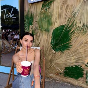 İrem Yüksel Instagram - Cheers 🥂
#TekEfsane