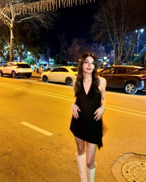 İrem Yüksel Instagram - What a Night🥂
Canımız doğmuş🫠 (Merve yerinde durmadığın için harcandım yazmak sana yasak!❤️‍🔥)