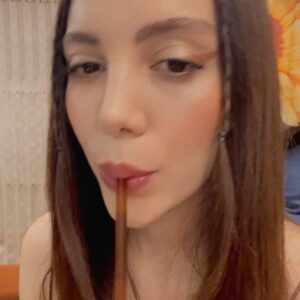 İrem Yüksel Instagram - Anyway.. life is good👶🏻