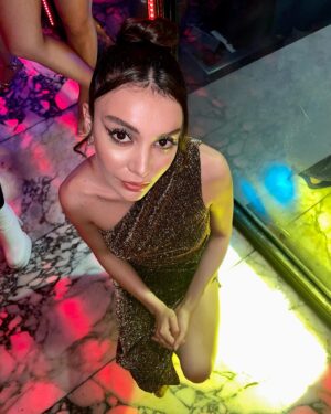 İrem Yüksel Instagram - Arkadaki bacaklara laf etmeyin pls 👶🏻