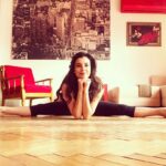 Irem Altug Instagram - #tgif ✌️