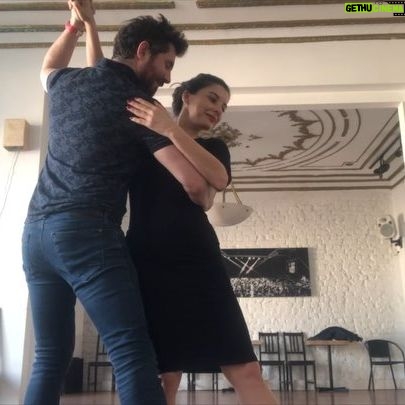 Irem Altug Instagram - Dünya dans günümüz dündü ama ben videoyu ancak montajladım. Dans hocalarıma yüzlerce teşekkür 🙏 @efe.m.karakus #loni @eshreph @uguraltoun @swingistanbul @depodansokullari @istanbultango #worlddanceday Flamenko videosu yakında @melekyel_flamenkoevi