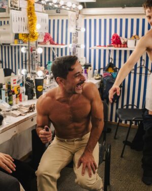 Irene Azuela Instagram - Este es nuestro cabaret. Este es nuestro espacio de libertad y gozo. @cabaretmexico 📷 @emiliovaldes55