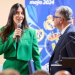 Irene Junquera Instagram - Gracias, @valdeolmosalalpardo y @robertogomezoc por este premio tan merecido 🤣🤣 Lo pasé increíble y fue un placer estar junto a tantas leyendas del fútbol 🙌🏼⚽️ (están en la última foto)