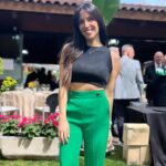 Irene Junquera Instagram - Gracias, @valdeolmosalalpardo y @robertogomezoc por este premio tan merecido 🤣🤣 Lo pasé increíble y fue un placer estar junto a tantas leyendas del fútbol 🙌🏼⚽️ (están en la última foto)