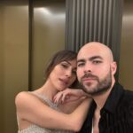 Irene Montalà Instagram - Todo tiene una historia alternativa… 1. En la fiesta de @vanityfairspain con la preciosa @natasanchezmol 2. Cuando llevas un vestido joya y el techo también lo es. 3. Joyas increíbles de @rabatjewellery 4. @vanityfairspain party. 5. Con @_theneondemon de @unomodels de regreso al hotel 6. y 7 buscando lugares donde descansar de los tacones. 8. Fiesta de pijama escuchando a Mina.