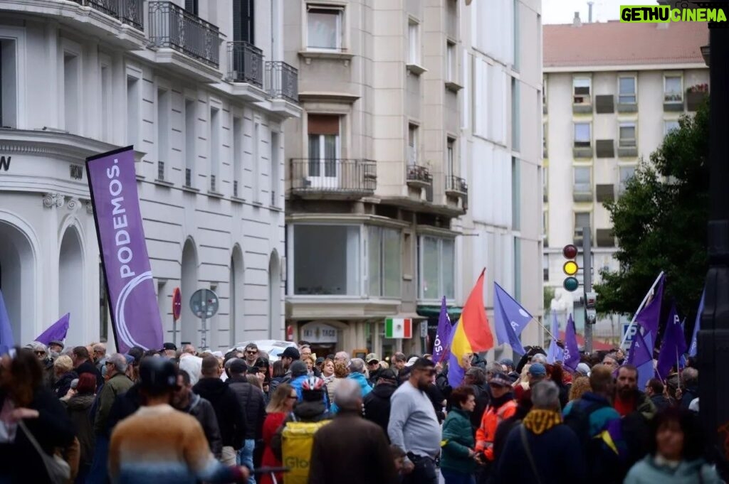 Irene Montero Instagram - Por un estatuto de los trabajadores y trabajadoras que acabe, por fin, con la precariedad. Por un trabajo con más derechos. Por una vida con tiempo libre. Por eso salimos hoy #1DeMayo a las calles.