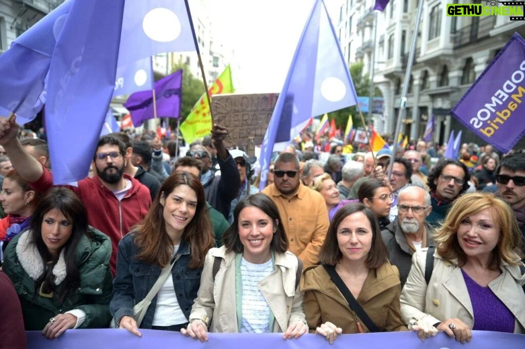 Irene Montero Instagram - Por un estatuto de los trabajadores y trabajadoras que acabe, por fin, con la precariedad. Por un trabajo con más derechos. Por una vida con tiempo libre. Por eso salimos hoy #1DeMayo a las calles.