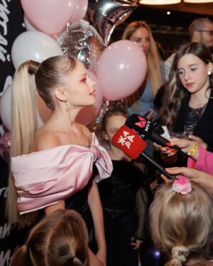 Irina Mairko Instagram - Официально МАТЬ ПОДРОСТКА ❤️🤍❤️