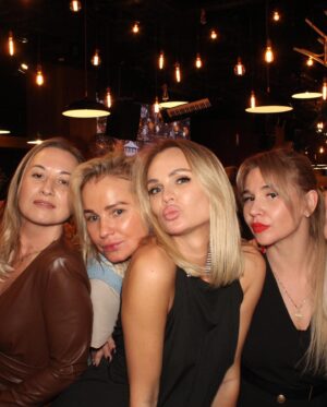 Irina Mairko Instagram - Официально МАТЬ ПОДРОСТКА ❤️🤍❤️