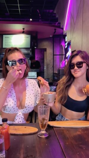 Irina Stroganova Instagram - We followed diet ✅
She didn’t follow us back 🚫 
We unfollowed her ❌ 
Partner in crime @milkaapw 💕

Always best decision to take a break from your diet with burger from @bb52burgers 😜