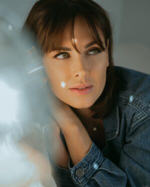 Irina Antonenko Instagram - You've gotta dance like there's nobody watching,
Love like you'll never be hurt,
Sing like there's nobody listening,
And live like it's heaven on earth ❤️