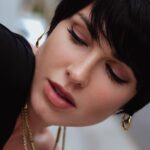 Irina Antonenko Instagram - The art of life is to know how to enjoy a little and to endure very much 🙌