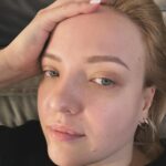 Irina Myagkova Instagram - Ко мне недавно подошла девушка на улице и сказала: «я на вас подписана, спасибо за все, что вы делаете.» Я говорю: «так я ж ничего особо не делаю в соцсетях, просто, как есть пишу/выкладываю» Она говорит: «в этом и кайф, вы настоящая.» Вот, оказывается, как все просто. А я думала, в чем мой прикол, почему люди подписываются!? Я ж никаких прогревов в соцсетях не делаю, никаких накруток подписчиков никогда не делала, я вообще не сильна в этих законах постинга, просто пишу/выкладываю, что хочу в данный момент жизни. Хочу картошки - пишу хочу картошки😂Если мне плохо - говорю, мне плохо. Если хорошо - тоже не скрываю. Я не вечно позитивная, правильная, проработанная и всегда на мейке😎 В общем, спасибо, что рассказала, в чем моя сила, брат🤟🏽(сестра) и как хорошо, что у меня нет никакого образа. Я просто я. 😊 видимо, мало осталось настоящего.