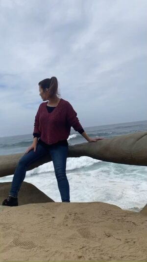 Iris Almario Instagram - My happy place. 💙 #oceanvibes #rechargeyoursoul 🌊 
#supersoulsunday

Audio: @henryhonkonen 🎶 

#selfcaresundays #myhappyplace❤ #soundofthewaves #oceanlovers #soulfoodsunday