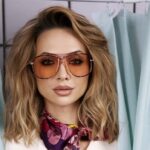Iryna Soponaru Instagram - Хустинки, прикраси - це жіночі приємності! Скажу чесно, мені довго не хотілось гарно виглядати, вдягатися в щось інше окрім «спортивок», але останнім часом, та затуркана жінка в мені, починає оговтуватися, та хотіти бодай чогось. І я не покривлю душею, якщо скажу, що ця фотосесія, наче весняне сонце, обігріло мою закрижанілу жіночність. Дякую @makova.official за те, що нагадуєте, як воно бути жінкою. Дякую @dika_anka @martarodyk та @vlada_margitich за те, що нагадали, що я вмію виглядати, як королева і, не побоюсь цього слова, хартбрейкерша😇 Я люблю бути вродливою, але ще більше люблю ВІДЧУВАТИ себе вродливою. Це про внутрішній стан, ви ж розумієте, що я маю на увазі😉 Так от @makova.official @fashionpost.online та @agapovandarno завдяки цій фотосесії я і БУЛА і ВІДЧУЛА Дякую 🩷